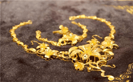 黄金珠宝行业深度报告：投资+悦己需求双驱动