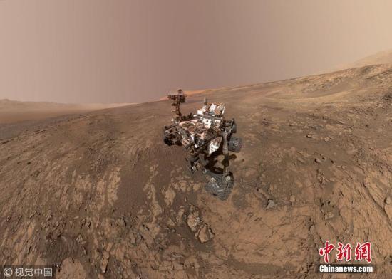 美国航天局“好奇”号火星探测器在火星维拉鲁宾岭的“自拍照”。 中新网 资料图