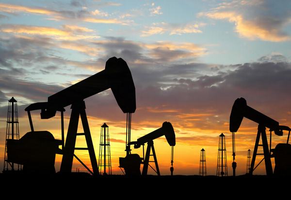 原油价格跌至两周低点 需求将需要进一步向下调整