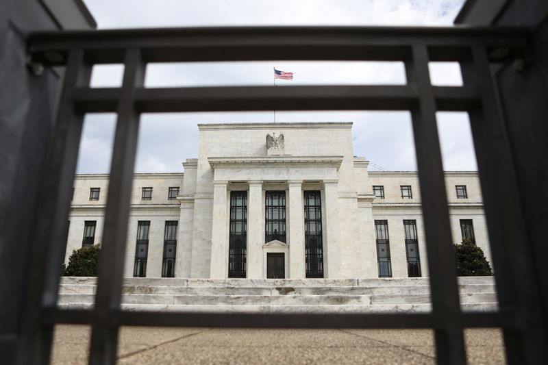 © Reuters.  环球市场：美联储官员集体发声警告经济前景 财政刺激法案“岌岌可危”