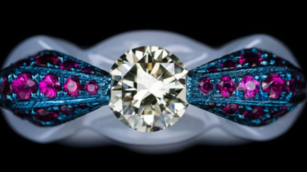 女人的终极梦想！印珠宝商设计超奢华钻戒，镶满12638颗钻石