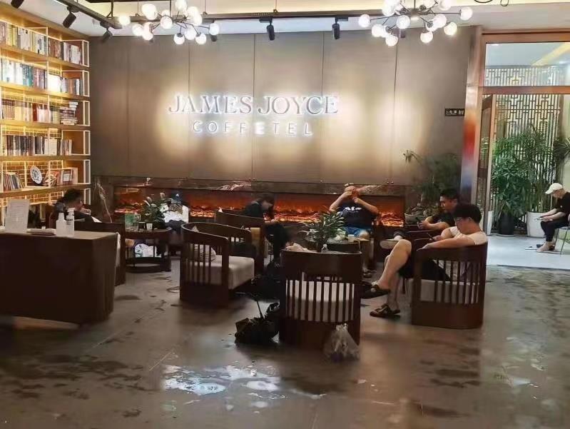 锦江酒店（中国区）旗下某酒店滞留旅客。