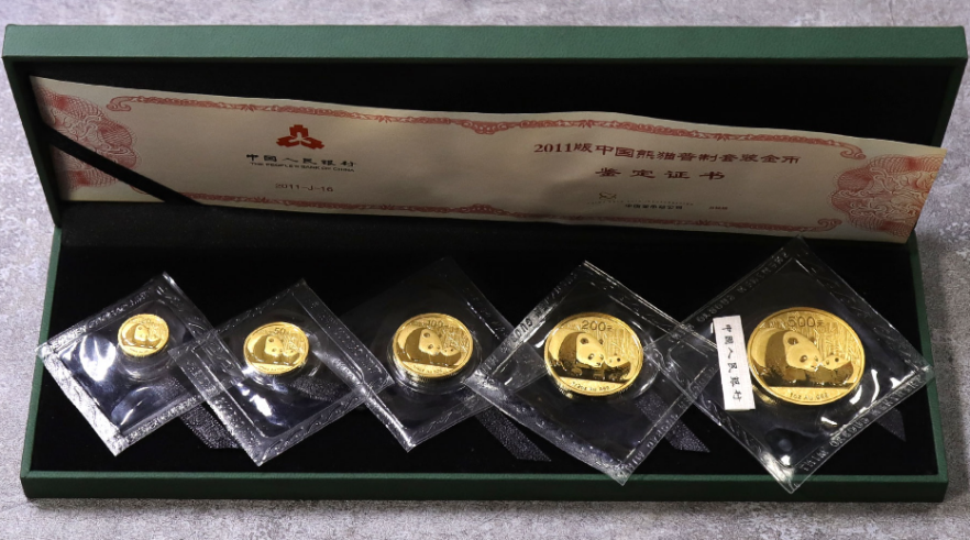 2011年熊猫金币一套市场价及收藏价值