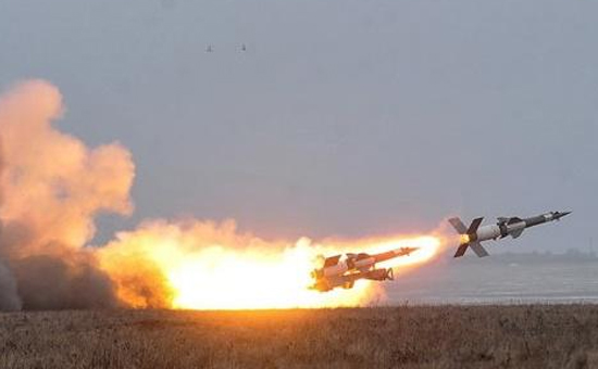 重磅!乌克兰试射新巡航导弹 俄罗斯军演升级远程火箭炮 俄乌冲突持续升级