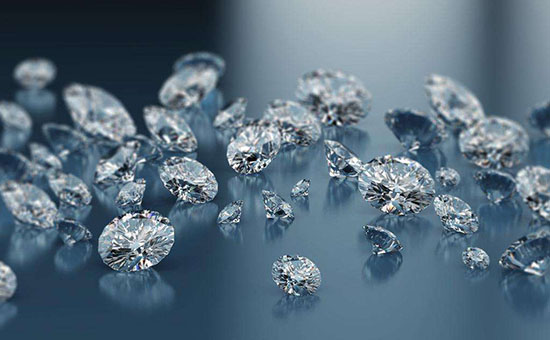 钻石恒久远，一颗永流传！人造钻石虽物美价廉却仍难挡真钻魅力！