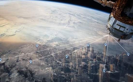 世界首富贝佐斯高调入局太空互联网PK马斯克-亚马逊计划发射3236颗卫星.jpg
